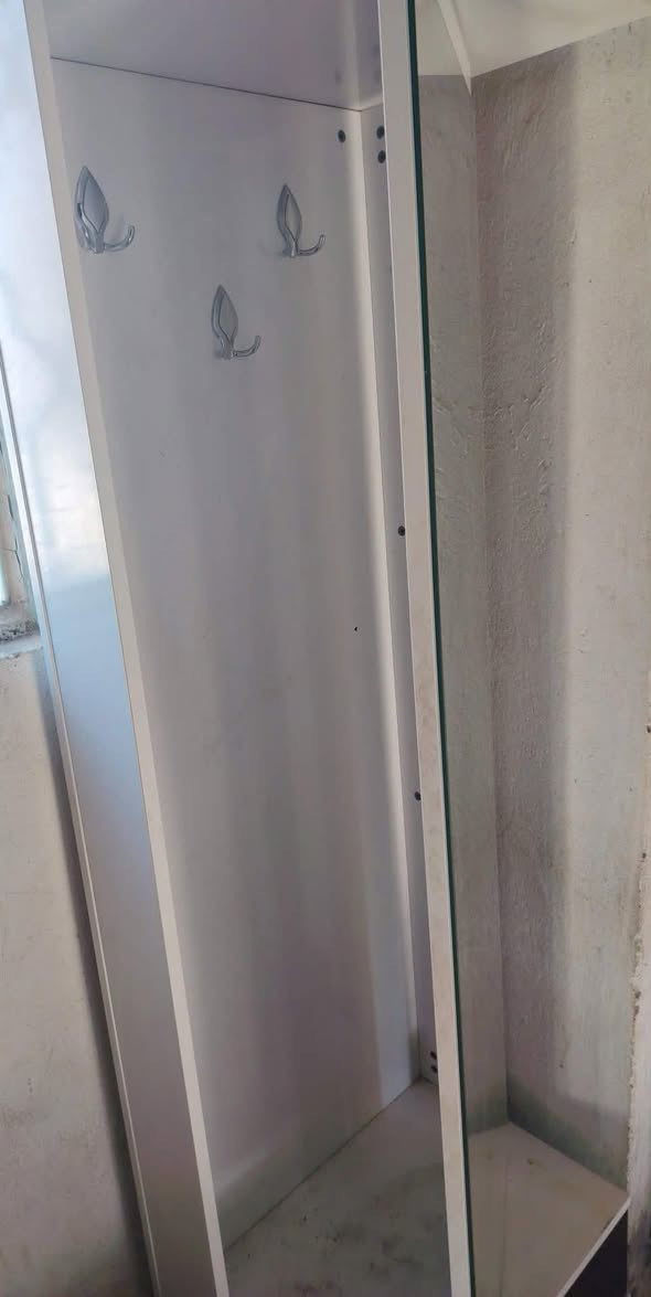 غرفة تركية بدون جرباية ضخمة وقطع نضيفة ضرر فقط سكة كنتور تتبدل قطعهة كنتور وزاوية وميز مراية وجرارات ٤ وكمديات لجرباية بدووون جرباية السعر ب٣٥٠ وبيهة مجال


**إذا كنت صاحب هذا الإعلان وتريد حذفه لأي سبب، رجاءا أرسل رسالة إلى الدعم الفني**