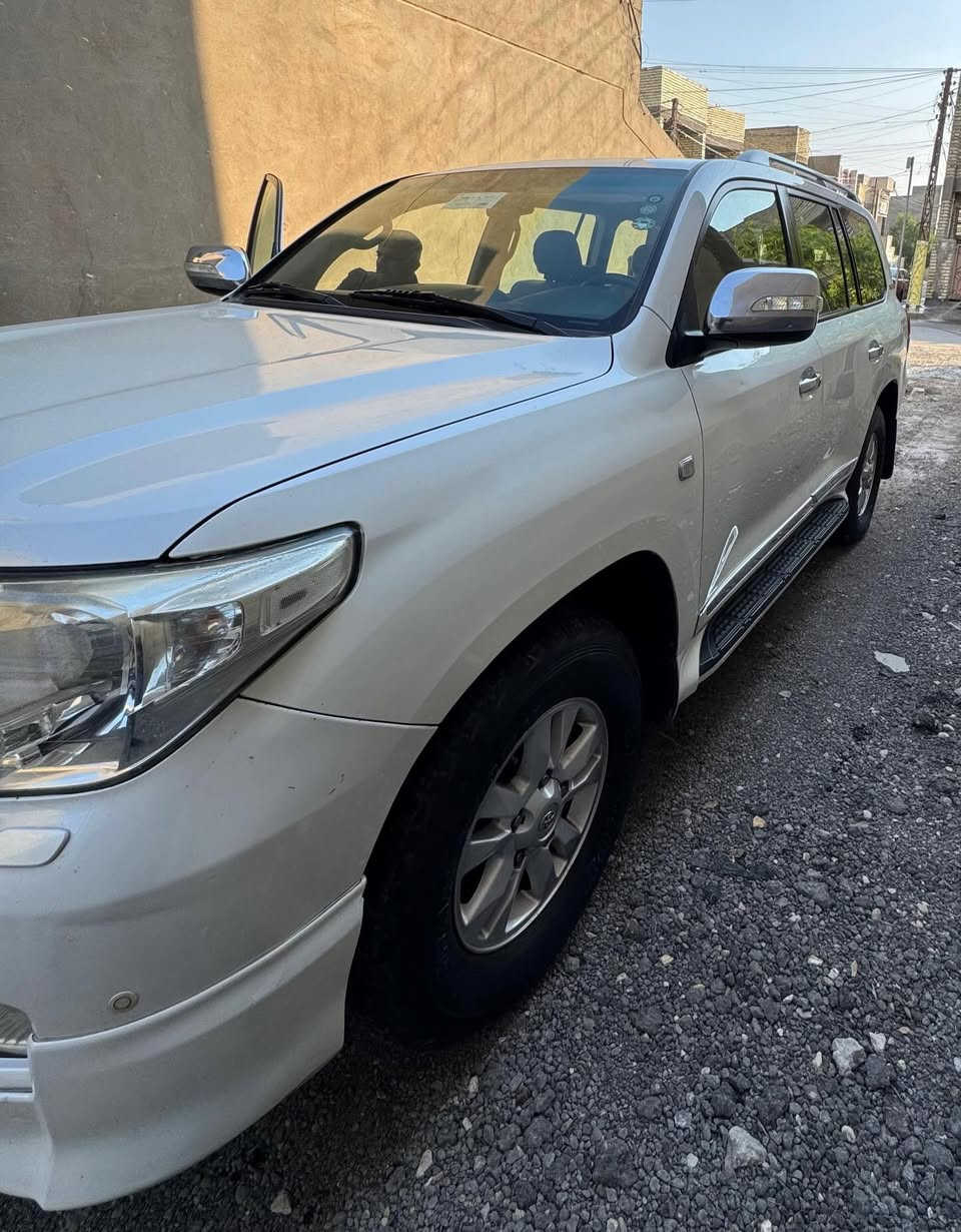 السلام عليكم ورحمه الله وبركاته 
لاندكروز GXRموديل 2011  رقم سليمانيه 🚘
لون ابيض صدفي 🔥🔥
__________________________________
قبل متعلق اقره المنشور رجاًء/ السياره مال جناي 
متروكه جانت استخدام قليل نظيفه 🎅
_____________________________________
ماشيه 126 الف حقيقي ( مشي حقيقي )🎅

 بيها ربع باب السائق صبغ بدون دواخل ضربة 🎅ماطور 
والباقي مكفوله... 

/ سقف سلايد / 🎅
شاشه تحكم ستيرن / كشنات جلد / 
بعد معروفه مواصفاتها / 

السياره بعدها جديده 
ممتعوبه وبل عافيه على الياخذها 

العنوان بغداد / للتواصل / *********** 🎅

اكتب تم لمعرف السعر 💵على الخاص🤝
