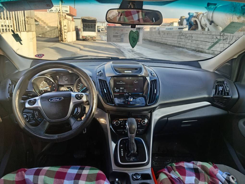 فورد اسكيب موديل ٢٠١٣ فول مواصفاته بس سلايد نيا مه كينه ي ١٥ توربو كيرو مه كينه ي به شه رت _٢بارجه و به له يه كي بوياخه بي ناوكرتن بي ايرباك كه لا غرامه ي تيا يه دواي مه عامه له بوت اكرينمه وه الوكوريش اكه م به شتيك به دلم بيت _***********_فايبه ر واتصاب له سه ره السليمانية, العراق
