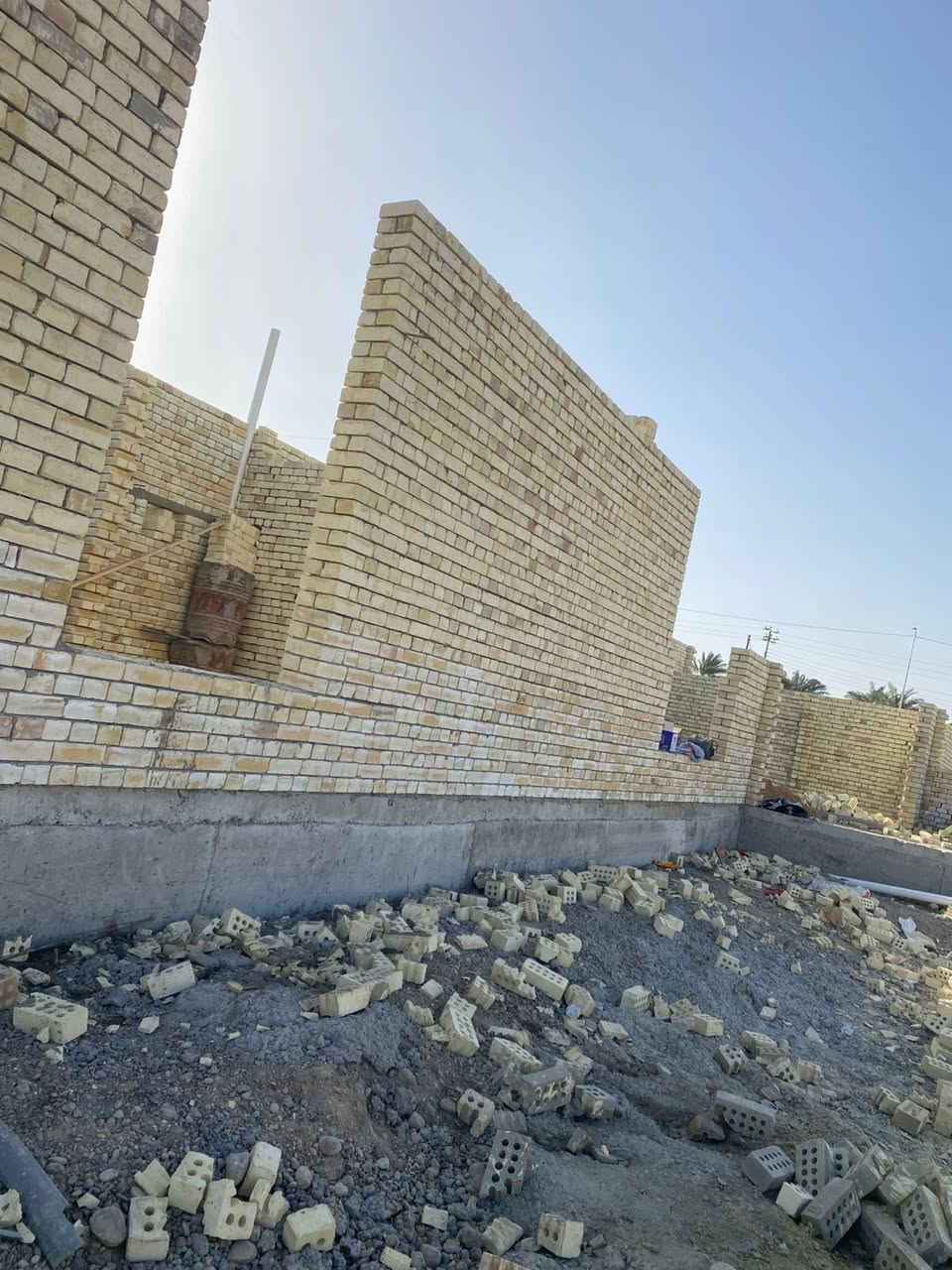 بسم الله الرحمن الرحيم   خلفات بناء2 متفرغين حالين شغل درجة اولى شغل مصاطر وكبان وشاهول شغلي بغداد فقط نشتغل قطعي وعل دبل للسفسار*********** اتصل  وتدلل شغل مثل ما موضح بالصور
