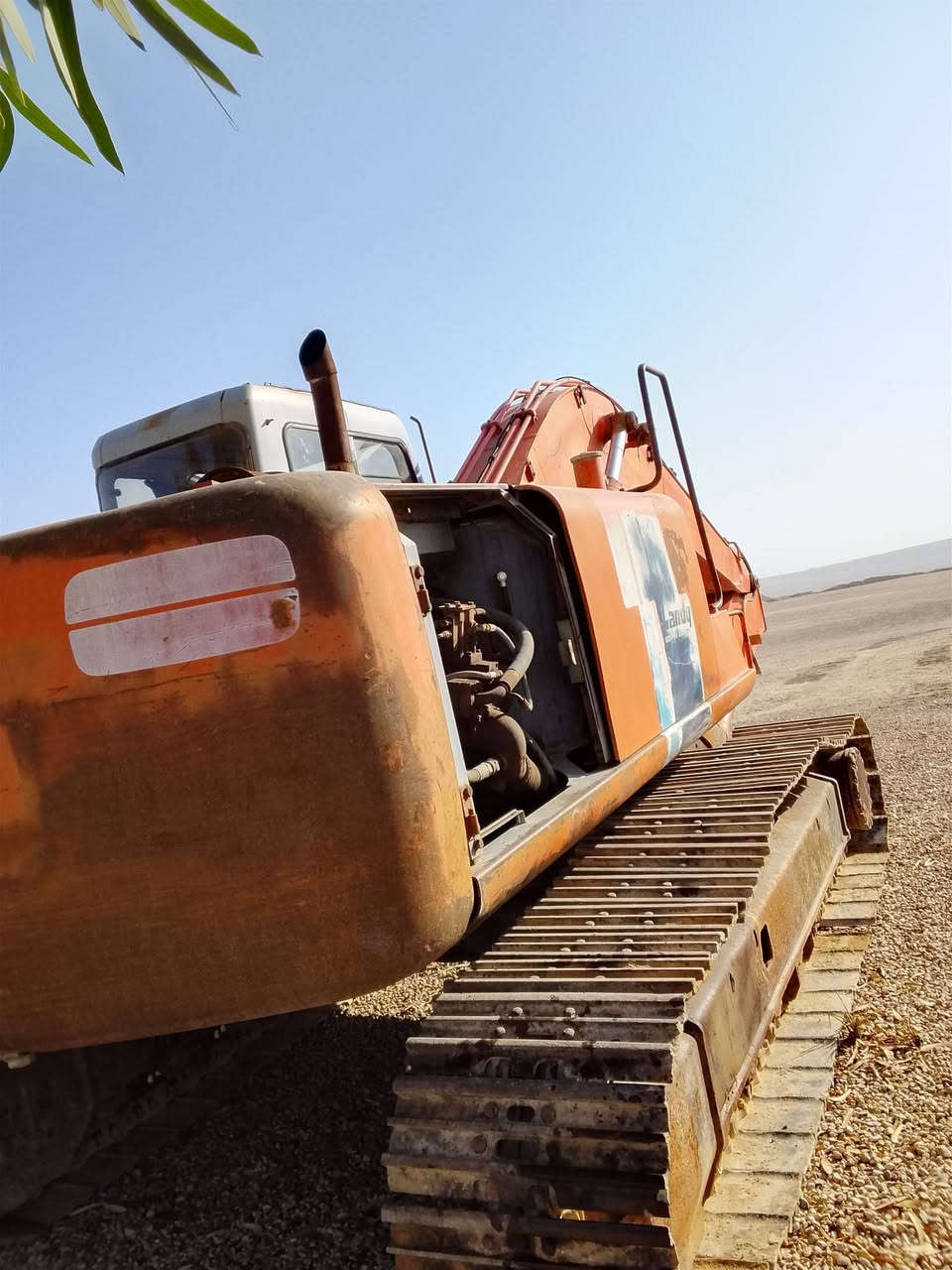 السلام عليكم
حفاره للبيع تو موديل 93 
رقم ميسان بسمنه اصولي 
حفاره نضيفه تصلح مراوس حسب القناعه 
مكان كربلاء المقدسة اي ستفسار رقم ***********
