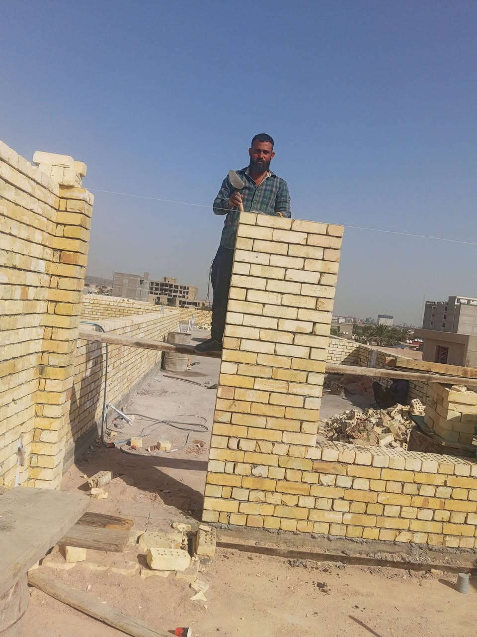 خلفه بناء متفرغ حالين اشتغل قطعي وعلى الدبل ***********
