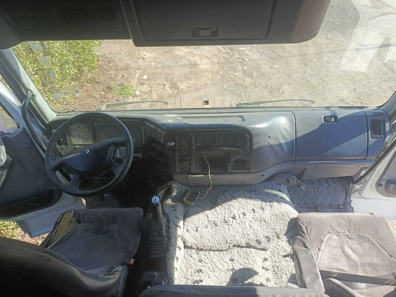 السلام عليكم للبيع رينو موديل 2001 بدون تحويل ارقام اربيل بها حصه كاز، الاستفسار عن رقم العنوان بغداد اليوسفية (***********)
