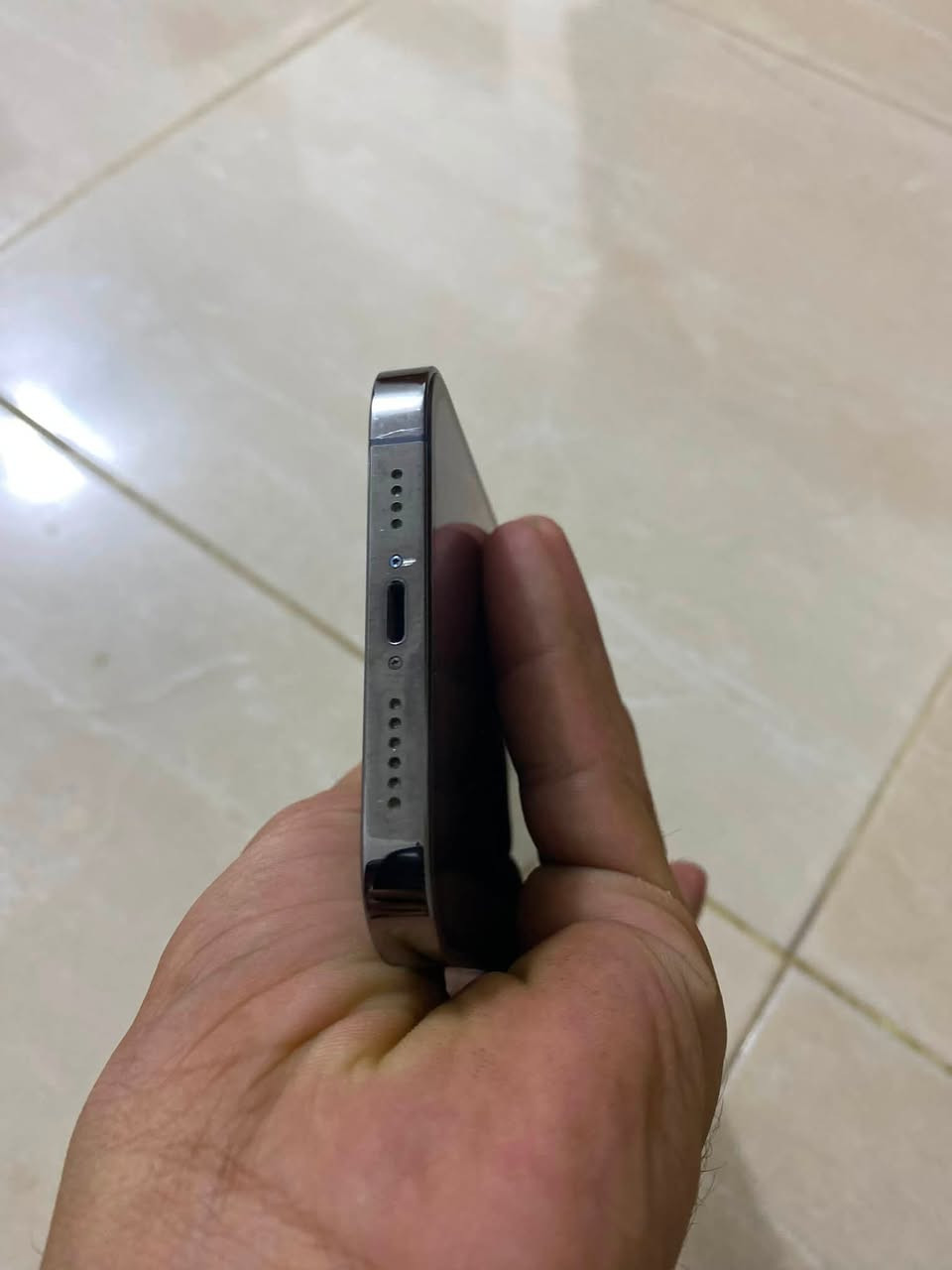 ايفون 13 برو ماكس
ذاكره ٢٥٦
بطاريه ١٠٠ مستبدله اضبط نوعيه 
شاشه من جهاز ثاني خوش نوعيه 
نموضج M/A
جهاز نضف مثل ما واضح كبالكم 
مكان رمادي  
سعر ٥٥٠ بي مجال لحد يكلي ٤٠٠
واتساب فقط ***********
