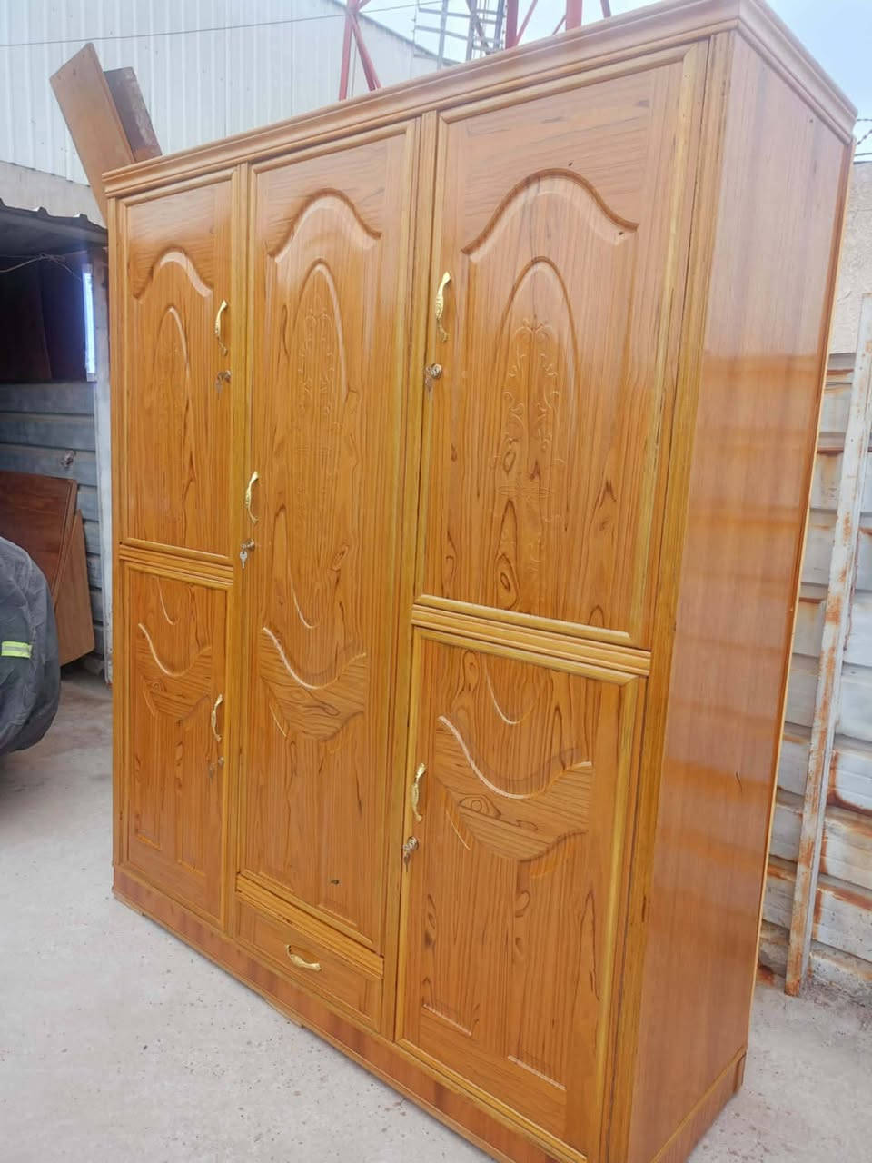 كنتور صاج درجه ثانيه استعمال شهر شبه جديد الضهر جرجوبه  الارتفاع مترين و٢٠ العرض ١٨٠ السعر ٢٢٥ الشراي خاص يوجد توصيل


**إذا كنت صاحب هذا الإعلان وتريد حذفه لأي سبب، رجاءا أرسل رسالة إلى الدعم الفني**