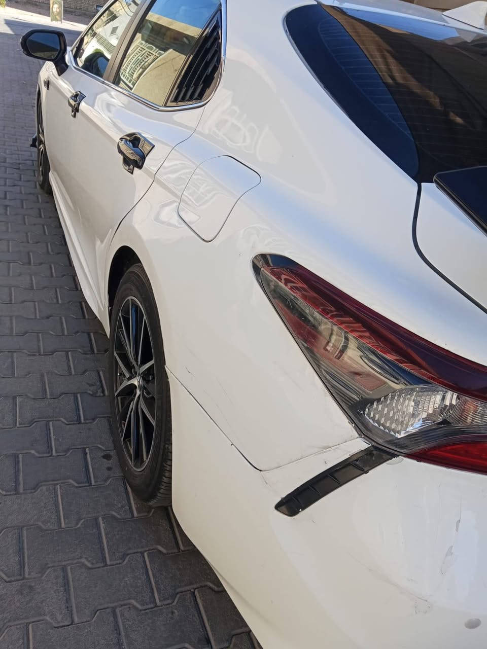 تيوتا كامري هايبرد 2023 موديل
ماشيه 63 الف كيلو متر قابل للزياده
حادها جاني خلفي عكس السايق 
بيها جاملغ خلفي الثاني وره السايق بي بارد مبين بالصور 
صوره الحادث مرفقه 
بجمها كبس 
بالحقيقه احلى من الصور 
موجوده بغداد العطيفيه
السعر 185 ورقه قابل للتفواض بشي معقول 
للاستفسار الاتصال على رقم 
***********
