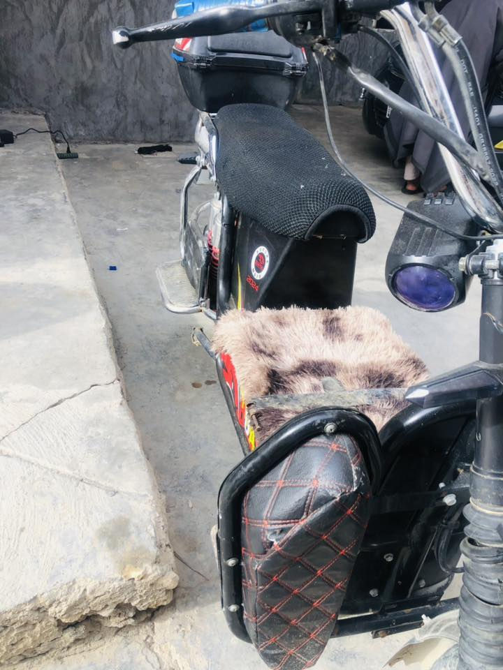 متاح ماطور هيوشه موديل 2024
ماطور نضيف كما موضح في الصوره  
شغال بصمه و سماعاته كلها شغاله 
بطارياته يقرن كله 4يعني نص عمر 
سعره 420وبي مجال 
 لبريك الخلفي فقط يرادله تنفيس لئن واصله هوه يرادله تنفيس فقط
الاستفسار على الرقم/***********
