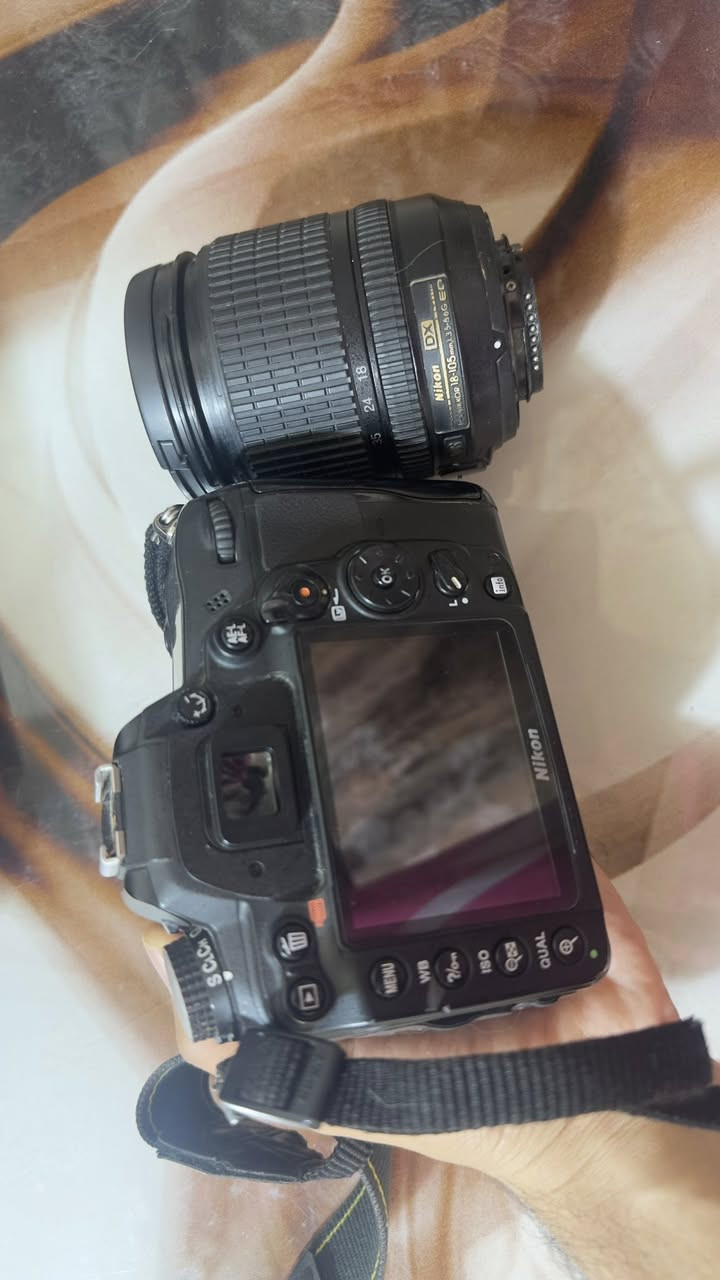 السلام عليكم
للبيع كامره نيكون D700 مع كامل ملحقاتها 
وياها عدسه يحجم 105_18
السعر 450 وبيها مجال 
للتواصل *********** 
ياريت تتواصلون ع الواتساب بهذه الرقم مو بالتعليقات
مكاني البصره
