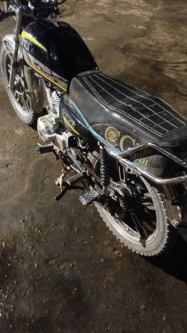 دراجه ايراني 5 كير كلك لاطش المحرك لل بيع 200 او بيهه مجال


**إذا كنت صاحب هذا الإعلان وتريد حذفه لأي سبب، رجاءا أرسل رسالة إلى الدعم الفني**