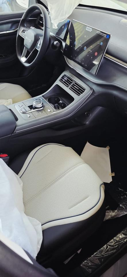 السلام عليكم 

بي واي دي دست رويل 

مرقم بغداد بسمي 
كفالة عامة من كلشي 
ماشية 4000 الف زيرو بعدها 

بيها شاحنة أم الايرث سعرها 200 دولا يعني ماتحتاج بورد كبل للكهرباء
وبيها فرشت صندوك وبيها إضافات اني ضايفهن 

مكاني  بغداد ( حي الإعلام )
الرقم ( *********** ) 
السعر ( 1800 )
