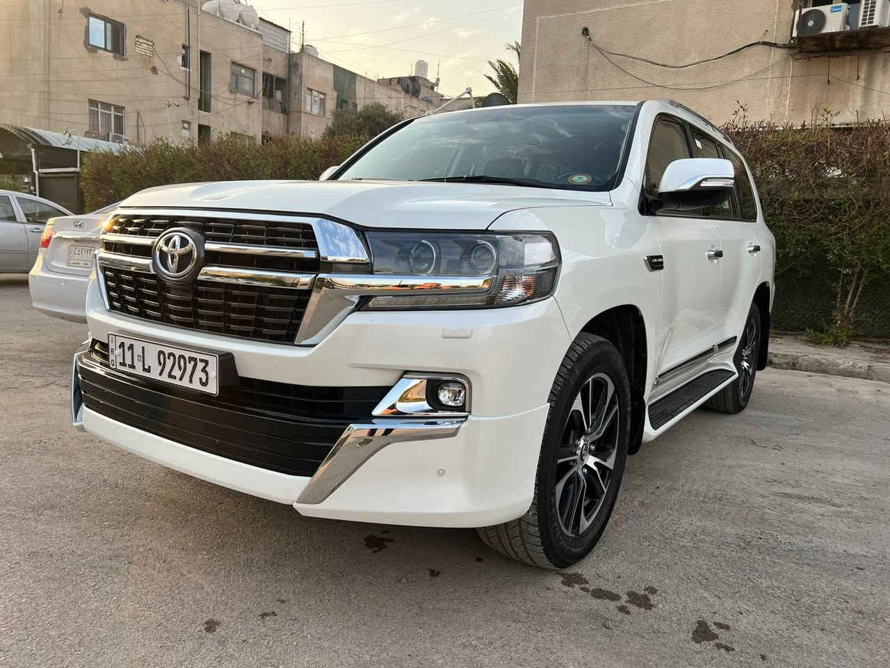 السلام عليكم لاندكروز موديل ٢١ بحرينيه سته سلندر فول مواصفات مكفوله كفاله عامه ماشيه ٦٥ رقم بغداد سياره حاهزه للاخير رقم بغداد باسمي مكانها بغداد الغدير ***********
