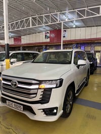 لاندكروز ٢٠٢٢ • ٤٧٠٠٠ كم • رقم بغداد