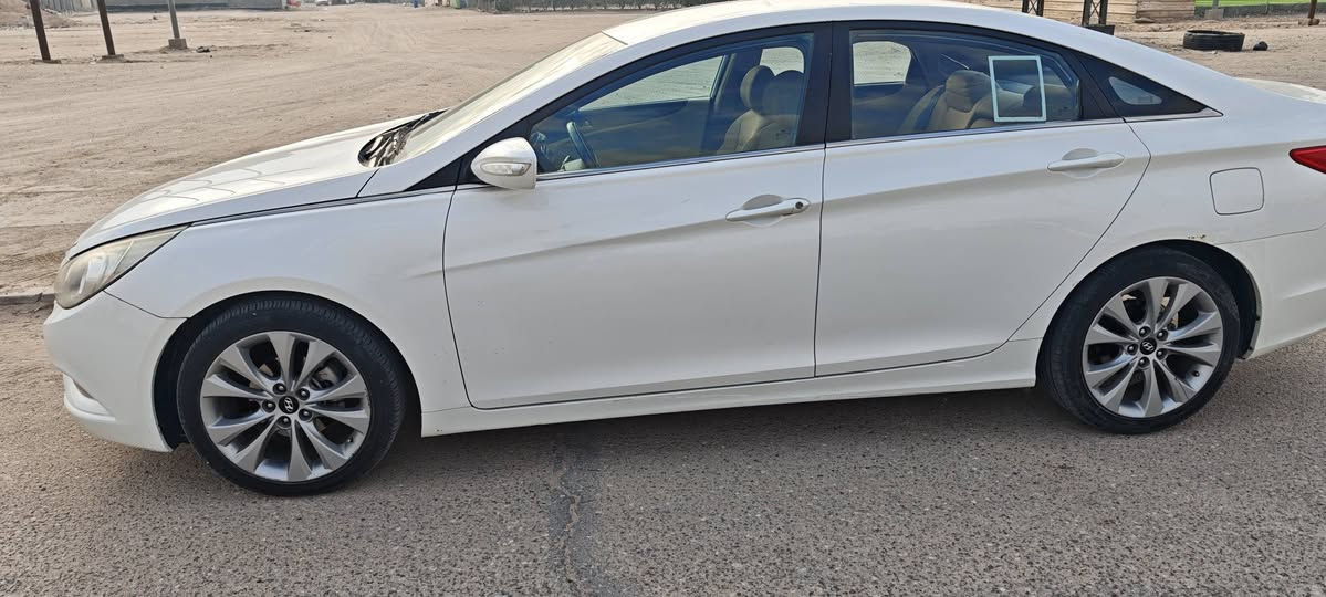 سوناتا 2010
خليجي دوش 
السيارة كفالة وخير من الله 
رقم اربيل 
السيارة جاهزة من كلشي فقط الكومبريسر مال التبريد عاطل 
رايدها 120 مجال بسيط جدا 
مكاني بصرة خور الزبير 
*********** الزبير, البصرة
