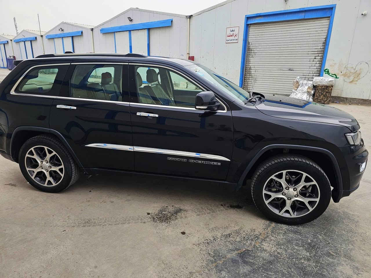 جيب گراند شيروكي لمتد Jeep LIMITED 2019
اللون:  اسود 
عداد المسافة 86.000  كم
السعر 29.300 دولار
المواصفات: خليجي رقم بغداد الجديد
6سلندر محرك(3600)
بصمة
بانوراما
كراسي جلد اصلي
كراسي اثنين كهرباء
كراسي(تدفئة+تبريد)
كراسي خزن(ميموري)
كراسي تدليك
كراسي خلفية تدفئة
تشغيل عن بعد
#شاشة_امامية_كبيرة_لمس_حراري(11 inch)_الجديدة_كليا
#نظام_خرائط(نظام ملاحة)_Navigation
#نظام_زاوية_التوجيه
#نظام_حالة_النقل
#نظام_اتزان_السيارة
#جهاز_مساعد_بالقياس
#نظام_مستشعر_صف_المركبة
كامرة خلفية دوارة اصلية
شاشة عرض الاعطال
صندوك كهرباء
استيرن كهرباء
استيرن تدفئة
شفتات كير بالاستيرن
فول تحكم استيرن (جهتين امامي+جهتين خلفي)
#رادار_خلفي
#رادارات_جانبية
نظام إطفاء المحرك فقط عند الوقوف واعادة تشغيل المحرك عند المشي
نظام تزحلق
فور ويل
متعدد أنظمة القيادة (ثلجي, رمالي,طيني,صخري)
دبل كير(عادي+اوتوماتيك)
ناقل حركة 8 نمر
نظام سبورت دكمة
نضام اقتصادي ECO
دبل حساس(امامي+خلفي)
#ماسحات_جام_امامية_تعمل_تلقائيا_عند_ملامستها_للمطر
شباك خلية
#نقطة_عمياء
#نظام_تنبيه_للنقطة_العمياء
مري كهرباء (شفط) AUTO
#مري_قلاب
#مري_جانبي_تدفئة
#مرايا_جانبية_حساسة_للضباب_تعمل_تلقائياً
اشارة بالمري 
#زراك_لايت_يعمل_تلقائياً_عند_الحاجة
زراك لايت
#ويل_20_الجديد_كليا
مدخل
#CARPLAY
BLUETOOTH 
AUX
I POD 
USB 

للاستفسار الاتصال على الرقم التالي
متوفر واتساب 

***********
