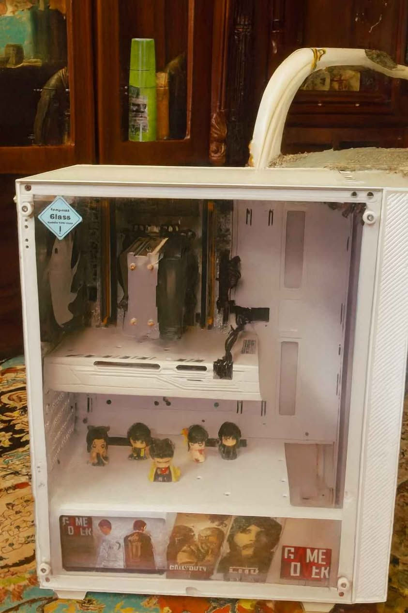 ⚪️ التميز باللون الأبيض.. تجميعة "White Edition" متكاملة! ⚪️
​لكل محبي الأناقة والأداء المتوازن، تجميعة جديدة بمظهر وترتيب جميل، جاهزة لتلبي احتياجاتك في الدراسة والعمل والألعاب.

​⚙️ المواصفات التقنية:
CPU: Intel Xeon E5 2630 v4 (10C/20T)
GPU: RX560 8g
M.B:  X99
RAM:16 GB DDR4
Storage1/256 SSD
PSU:550W MASS
Case: Fan Tuch ابيض

​🔥 مميزات إضافية:
​✅ الحالة: التجميعة جديدة بالكامل وليست مستعملة.
✅ النظام: منصب عليها Windows 11 مع كافة التعريفات والبرامج الأساسية (جاهزة للعمل فوراً).
✅ الشكل: ترتيب كابلات (Cable Management) احترافي ومظهر أبيض ناصع.
​💰 السعر:
​370 ألف دينار فقط! (مع مجال بسيط للشراي ).
​🚚 التوصيل: متوفر لجميع المناطق. بغداد, العراق


**إذا كنت صاحب هذا الإعلان وتريد حذفه لأي سبب، رجاءا أرسل رسالة إلى الدعم الفني**