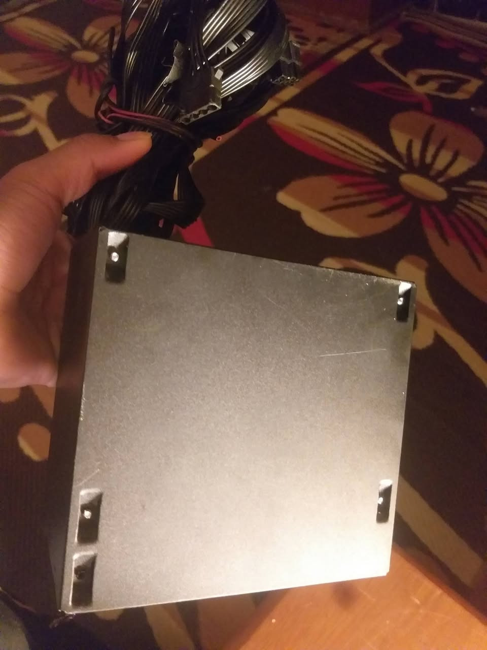 السلام عليكم قطع للبيع بسعر مناسب
______________________________

مذربورد زيون x99 جديد كامل ملحقات 
ايو شيلد كيبل ساتا   سعر: 15 الف

مذربورد X79G مع معالج xeon e5 2640 v2
بورد ومعالج مستعمل  سعر: 20 الف 

باور سبلاي 650 واط ماس استخدام شهر بس 
                               سعر: 35 الف 

باور antec و350 واط بيه 16 بن كارت شاشه 
بن معالج.                 سعر: 15 الف

هارد hdd حجم 500 كيكا من WD blue 
بيه العاب الاتيه: gta v mafia 3 gta sa محاكي ps2
                               سعر: 20الف

معالج i3 جيل ثالث 
                              سعر: 5 الف

مروحه deep cool وRGB 
تاخذ 4 بن و3 بن مستعمله نظيفه سعر: 5الف 

مبرد بي كوايت مستعمل بدون مروحه 
                                سعر: 10الف

مكاني بصره ماعندي توصيل خوان


**إذا كنت صاحب هذا الإعلان وتريد حذفه لأي سبب، رجاءا أرسل رسالة إلى الدعم الفني**