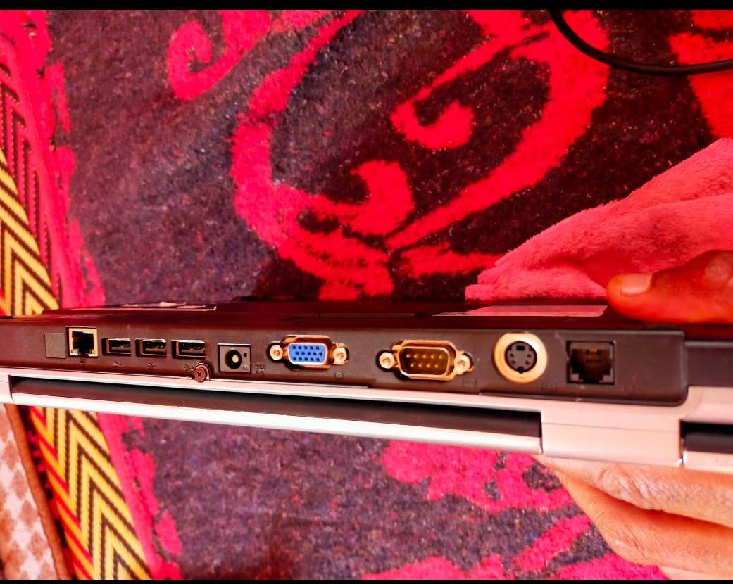 PC TOSHIBA intel 
2ginirasoun 
 stockag 320 GB
 RAM 2GB 
Windows 10
Batterie 🔋0
Fih lkoum 
 Koulchi khdam fih mzyan
M3ah chargeur
باقي جديد ديال الخريج 
فيه الكوم يخدم البحارة 
خفيف فلخدمة ديالو 
البيع تمان 800 درهم
كندير التوصيل اي مدينة   
الي شاري معقول يتواصل معي
هاتف 0601432363


**إذا كنت صاحب هذا الإعلان وتريد حذفه لأي سبب، رجاءا أرسل رسالة إلى الدعم الفني**