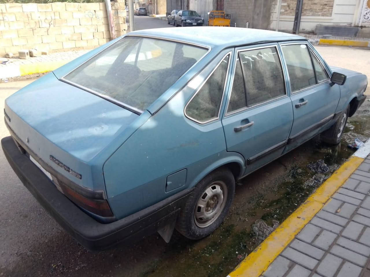 متاح
برازيلي  نظيفه جدا بلاديه  رقم بغداد
تحويل مباشر بيهه شويه خياس كما موضح بالصور  سياره متروكه وجانت طافيه هسه شغلنها بس بيهه خربطه تحتاج ترتيب مكان سياره بغداد حي القاهره وهذا رقم صاحب السياره ***********  سعره ٣٠
