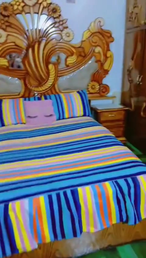 السلام عليكم حبايب غرفه صاج عراقي للبيع جديده صار شهرين من أخذته السعر ٨٥٠ ألف بيه مجالش بسيط العنوان قرب الجزيرة السياحية ***********

