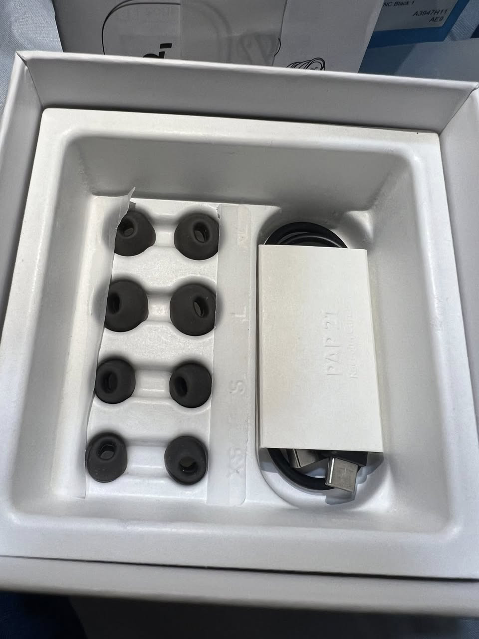 للبيع سماعات soundcore Liberty 4 NC
معروفه مواصفاتها 🔥🔥
مستخدم كلش قليل 
نضافه 100 / 100 
السعر 70 وبي مجال بسيط
للاستفسار قليل متواجد فيس 
***********
***********
