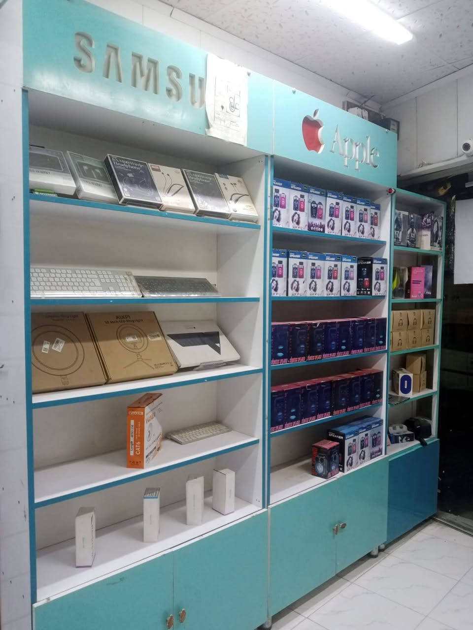 اغراض محل موبايل للبيع
الكوفه بداية. شارع المعمل
للتواصل على الرقم ***********
