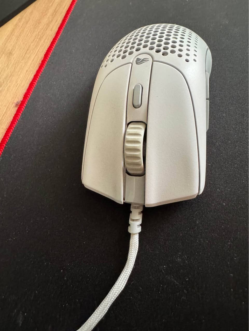 للبيع ماوس Glorious Model O2 Wired (السلكي) الأصلي.

التفاصيل:

مدة الاستخدام: سنة (استخدام منزلي نظيف).

الحالة التقنية: شغال 100%، الأزرار (Switches) والويل (Wheel) كلهن مضبوطات وما بيه أي مشكلة دبل كليك.

الحالة الخارجية: الماوس نظيف، الواير سليم، والسكيتات (Skates) حالتهن جيدة جداً.

الملحقات: (بدون الكارتون).

الماوس غني عن التعريف بخفته ودقته، وممتاز جداً لألعاب الـ FPS.

السعر: 55,000 دينار (وبيه مجال).
المكان: بغداد (القادسية قرب ساحة النسور).

للتواصل: يرجى المراسلة على الخاص أو الاتصال على (***********). بغداد, العراق
