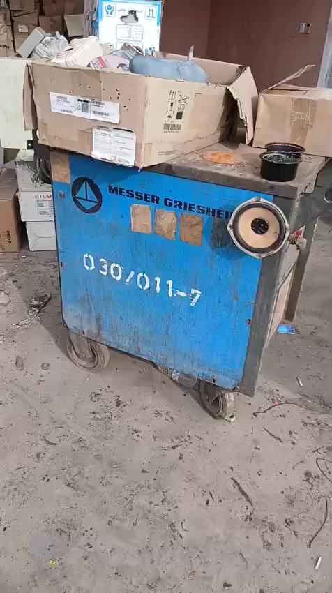 للبيع بلازمه قطع حديد عدد 6 الماني سعر الوحده 15 ورقه وبي مجال مكاني كركوك ***********
