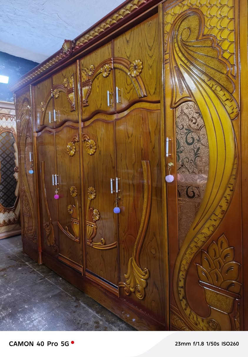 غرفة ٦باب ملحق كاملة أي ضرر مابيها نضافتها 90/100مكان بغداد فلكة حي النصر سعر ٦٥٠ يوجد توصيل ***********
