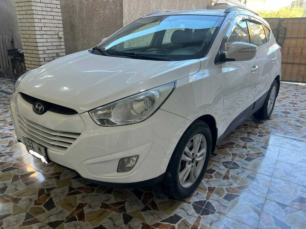 توسان خليجي رقم بغداد باسمي دولي جديد موديل 2014 للاتصال *********** تبريد ثلج محرك دوش 2400 دواخل مكفوله  بيه بنيد صبغ مع قطع في الصفحه اليمني سياره جديده جدا العنوان بغداد حي الجامعه السعر 126 بغداد, العراق
