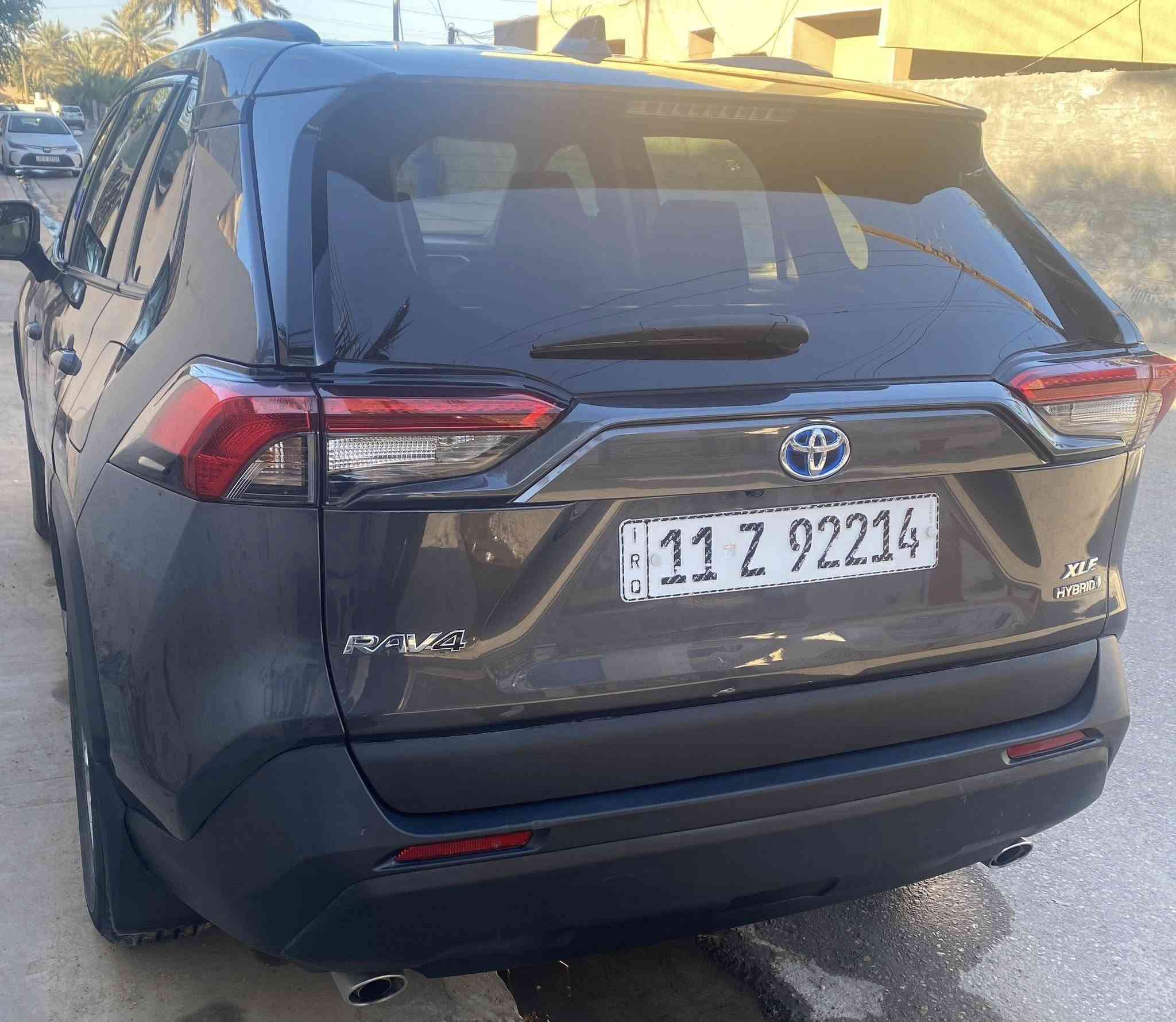 Rav4 XLE AWD  راف فور
2023 هايبرد
دخول جديد حره مرقم بغداد بإسمي 
ماشيه22000
بيه ٤قطع صبغ السياره جديده ومابيه اي نقص  
فتحه 
بصمه 
كرسي وصندوق كهرباء 
السعر 190$ 
مكان السياره بغداد 
للاستفسار ***********
