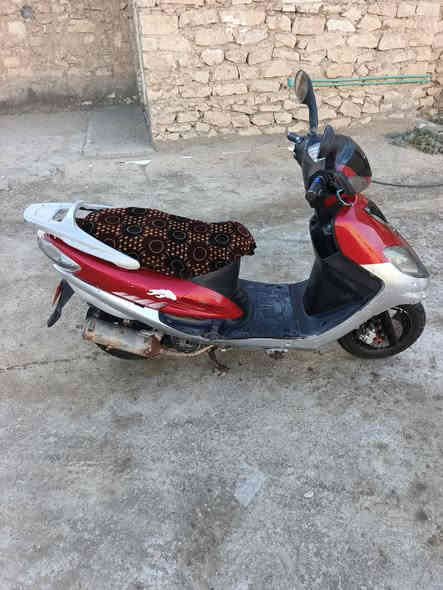 ماطور سايم رص دراجه حلوه ونضيفه ومرتبه شغاله نكره. صلف هندر شغال دراجه حييل حلوه  الشراي يجي خاص او يتصل عل رقم ‏‪***********‬‏  وبي واتساب ب300 وبيها مجال  لطيبين  حك الجيه
