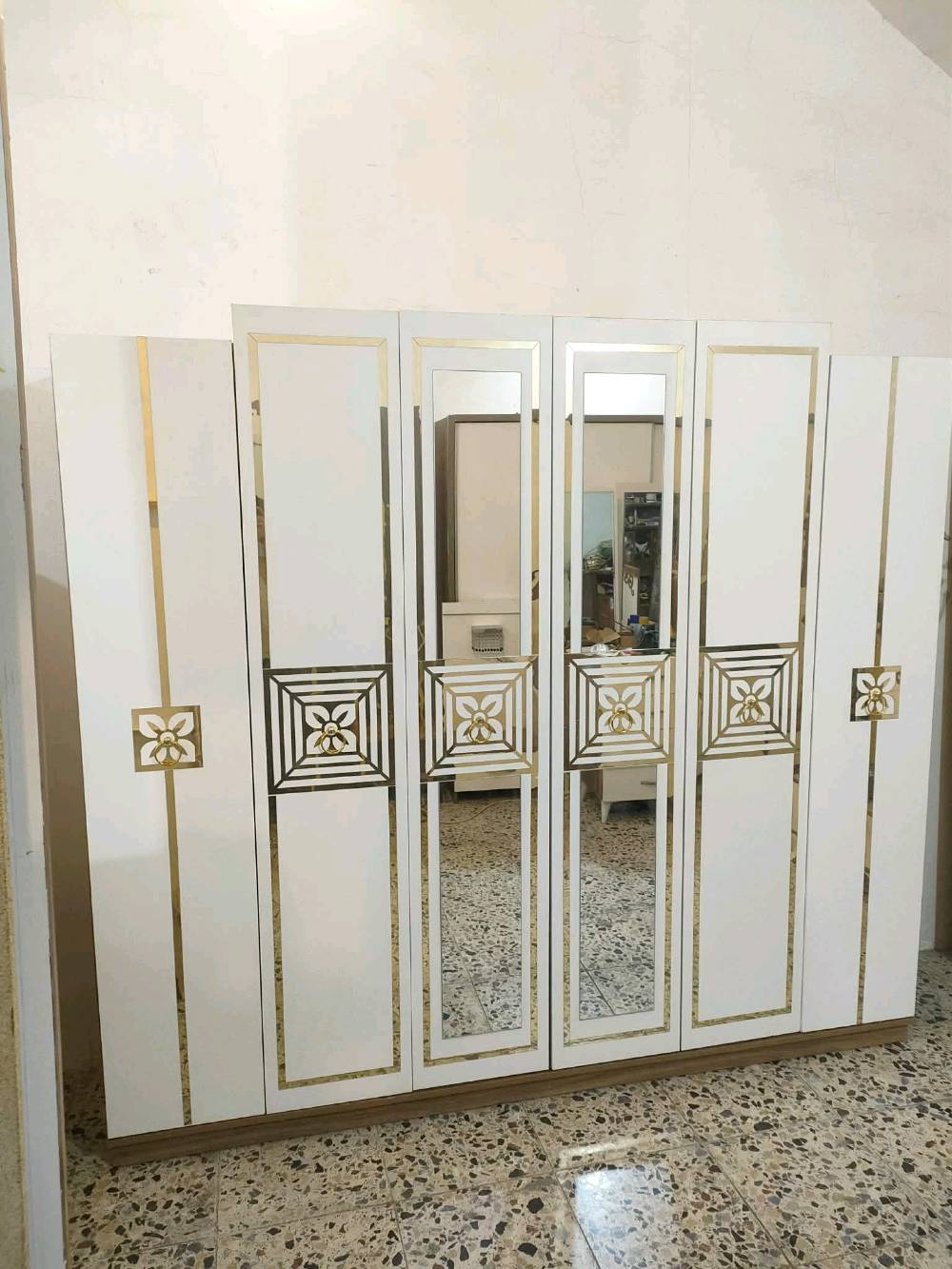 غرفة نوم تركي 
العدد 7
السعر 500
شد🪛 ونقل🚛 داخل بغداد مجاني