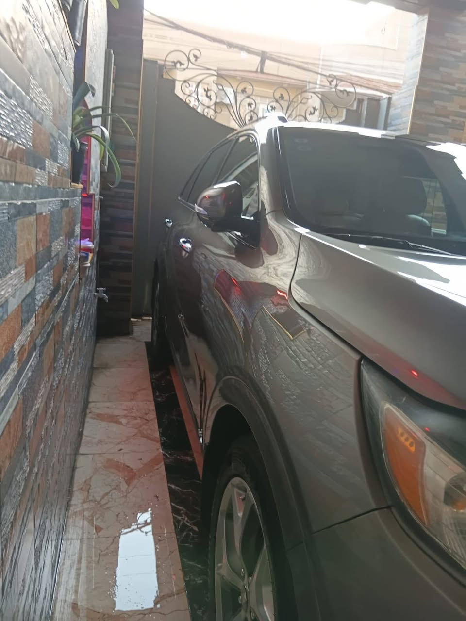 السلام عليكم 
مراوس او بيع 
 كيا سورنتو وارد امريكيSXL
 موديل 2016 
فول مواصفات واحد على واحد
مكينه 6 سلندر 
سياره ليبل واحد 
صدر وتاير جدد
ماشيه 160
كشنات جلد
3قطع تبريد
تحكم ستيرن جهتين
مرئ شفط 
كامرة بلادية 
7 راكب 
اضواء ترحيب عند الاقتراب 
حساسات خلفية
جام اوتو
بردات جام 
ايرباك سليم 
الحادث شخط سطحي باب وجاملغ صفحة السايق 
رقم الهاتف *********** واتساب 
العنوان بغداد الكاظمية جكوك 
السعر ١٧٥ وبيها مجال
