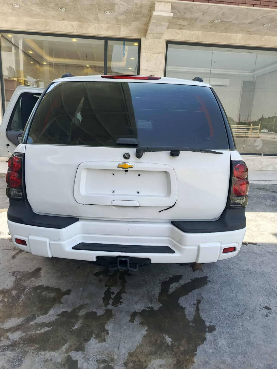 السلام عليكم بلايز مزاد وزارة الداخلية موديل 2005 جديدة بمعنى الكلمة مابيها برغي نقص كير ومكينة بالكارتون الداخل كلش جديد على وضع الشركة  شاشة كامرة سنتر لك ريمونت بلادي جاهزة من كل النواحي قفلها ب75 رقم تلفون ***********
