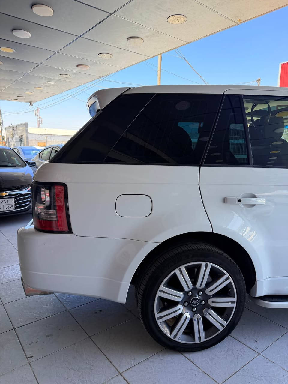 Range Rover Sport 
رانج روفر سبورت اوتو بيكرفيك
سوبر جارج 
موديل 2013
شركة سردار 
فول مواصفات 
8 بستن بانزين 
السيارة غنيه عن التعريف والموصفات 
ماشيه 160 كيلو متر 
بدون دعم وصبغ وتعديل مكفوله كفاله عامه
للذواقين والي يعرفون قيمة السيارة بهل نضافه 
ماباقي نهايه شرط مكينة كير صدر حدادية
السعر 168 ورقه ومجال 
رقم سنوية جديد تريد وكاله تحويل ثاني يوم
السيارة مكانها دهوك 
للاستفسار الاتصال على الرقم >>>>>>> واتساب ***********
                                                             *********** دهوك, العراق
