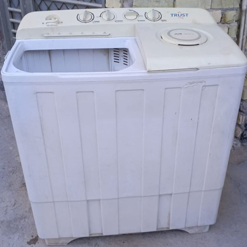 غساله 17 كيلو شغاله بالكامل تغسل بطانيه فقط القبق مال الغسيل ماموجود السعر 65 العنوان حله سيف سعد ***********
