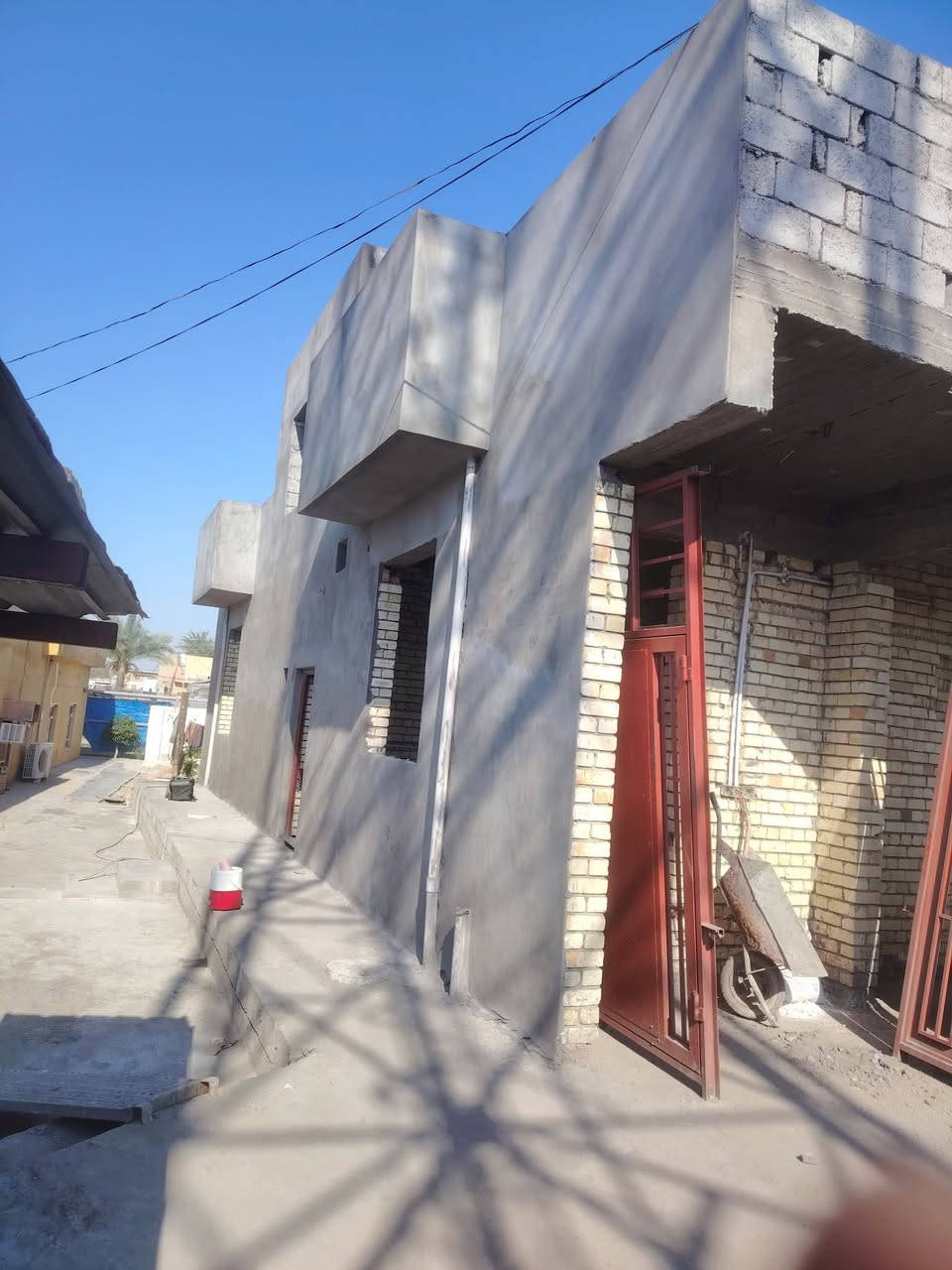 البخ ونثر سقل وجرار وتشميع وصبغ متفرغ حالين كادر كامل جاهز وبكاني العبيدي ***********
