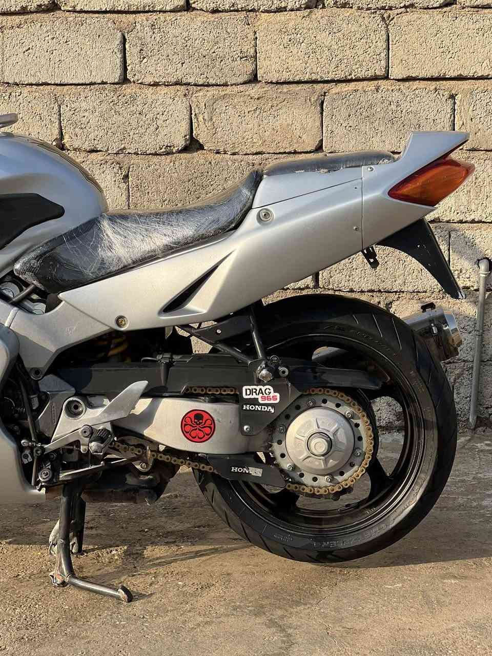 سلام عليكم دراجهVFR
V800 اربعه بستم
دراجه مروريه محرك كبس 
شرط نشاط مخيف بيهه هواي مواصفات صارلهه سنا يمي والله دراجه حلوه ورزنه كهربائيات كامله لا دوانص ولا خربطا وتشتغل علا اي بانزين بانزين اربيل سبب لبيع رايد اخذ احسن السعر 16ورقه 
المكان اربيل ملاحضه بدون مبالغه اعيدهه والله دراجه نشااط مخييف


**إذا كنت صاحب هذا الإعلان وتريد حذفه لأي سبب، رجاءا أرسل رسالة إلى الدعم الفني**