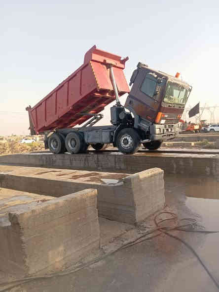 سلام عليكم داف موديل 2003 للبيع قلابي مجموعه جي اف محرك 380 سياره مكفوله كفاله عامه كير بلادي 4ب4 سياره جاهزه للعمل للاستفسار عن السعر اتصل بل رقم ‭٠٧٨٢ ٣٣٤ ٤٥٥٤‬
