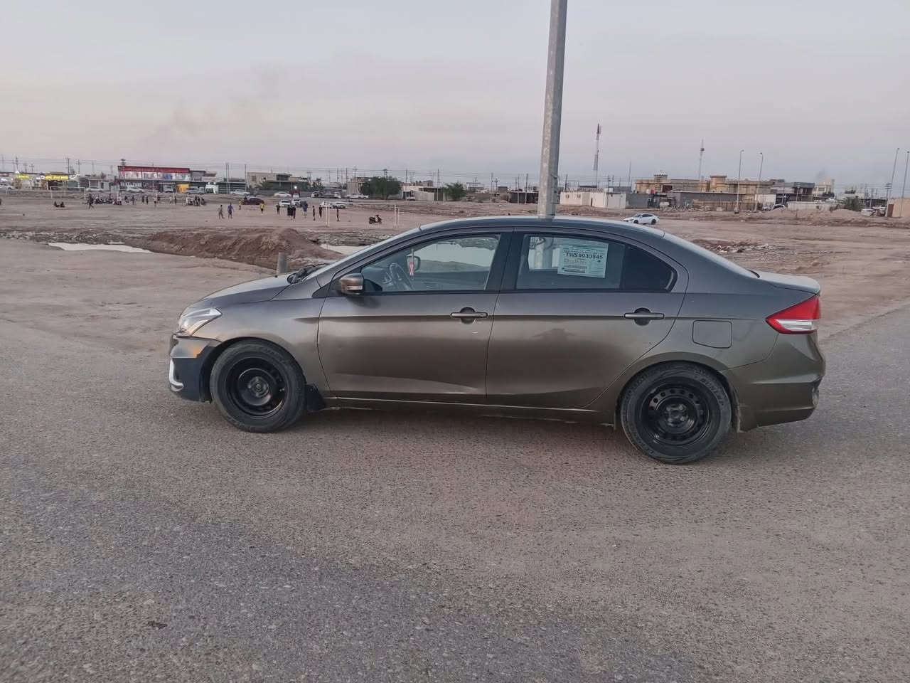 سلام عليكم سازوكي مديل 19 بدون راعي ابيع ادوات ادوات سياره جاهز من كلشي مكينه كير حداديه تايرات سياره خير من الله ماشيه 70الف مكاني بصره سعره 55وبيه مجال ل شراي تواصل ع رقم ***********

