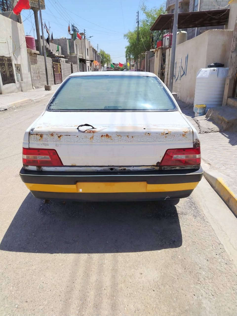 ام عليكم سياره للبيع بيجو ٤٠٥ يراني اصل مديل ٢٠١٣ سياره توه معمره وكامله عوزه صبغ فقط مكينه وكير وتبريد كهربايات كله شغاله وضع شركه 
حداده وطخم تايرات ابوخط الابيض  جدد غرفته حلوه كدام عينك 
سياره حلوه سياره لونه ابيض سياره رقمه ربيل 
 كوم حديد كفاله من سرقه ولعشاير سياره مكانه بلبصره سعره ٢٣ وبيه مجال *********** متواجد ع نت وع شريحه وخادم انه سياره حلوه ونضيفه
