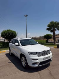 جراند شيروكي • ٥.٧ V8 • ٨١ الف كم