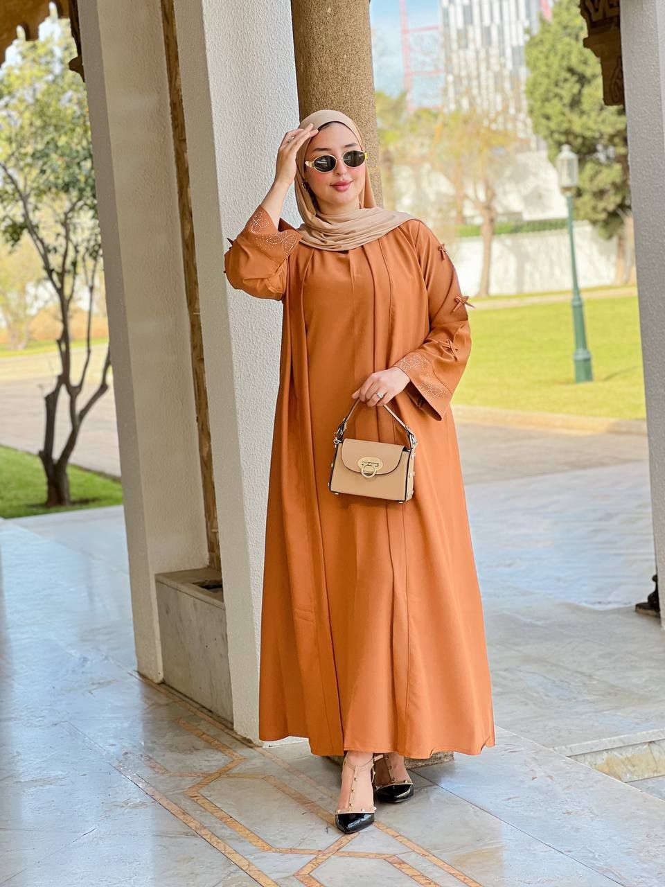 الجديد +الأناقة

🕌 عباية راقية مكونة من قطعتين، تلبسيها للجميع المناسبات مصنوعة بحرفية عالية بأفخم أنواع التوب  ثوب كريب روزا première  
تصميم عصري ولمسات راقية تناسب ذوقك الفاخر. 
✅ليطايL   XL     XXL     XXXL


**إذا كنت صاحب هذا الإعلان وتريد حذفه لأي سبب، رجاءا أرسل رسالة إلى الدعم الفني**