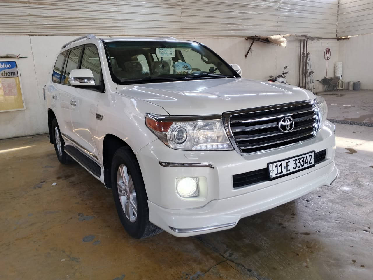 اسلام عليكم لاندكروزر موديل 9 محدثه 14فقط دعامتين مكفوله من الصبغ والضربه سياره جديده معنى كلمه كير أو مكينه جدد ما مفتوحه فتحه بالسقف صدر خلفي امامي مكفولات منضومه زنون سياره 95بيها مجال بسيط مكانها واسط الصويرة رقمها بغداد بسمي بيع او مراوس ***********
