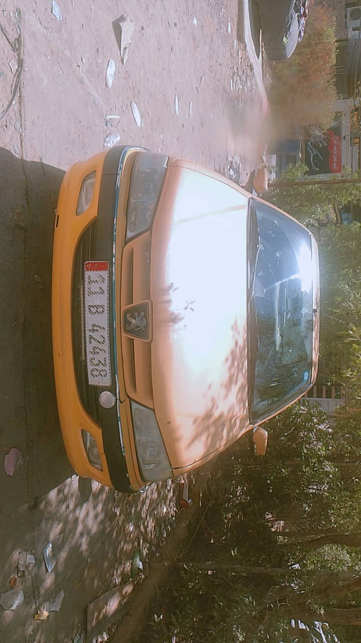 سلام عليكم شباب بيجو بارص موديل 2011مصفرة هية وغرامة شرط تحويل فقط بيع سيارة جاهزة من كلشي فقط السيارة بيهة بعض التعديل وبيهة رشات صبغ جوهة تخم تير جديد سعر المطلوب 35وبيها مجال قليل عنوان ال سيارة بغداد حي اور رقم الهاتف ***********الثاني ***********غير متواجد على الفيس
