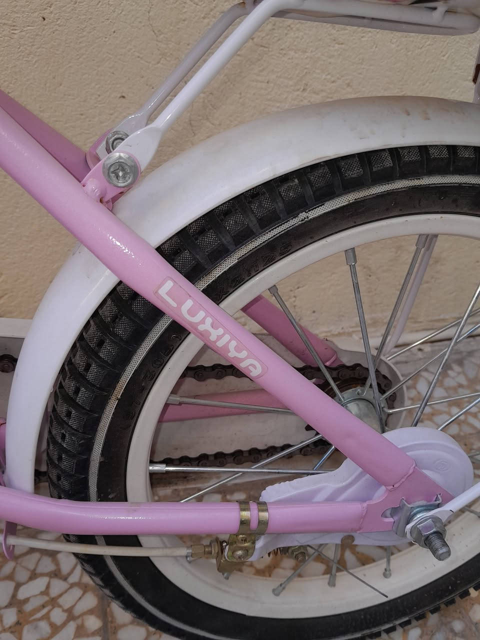 بايسكل حجم ١٦ مامستعمل بعده جديد
السعر ٥٠ 
مكاني ١٧ تموز


**إذا كنت صاحب هذا الإعلان وتريد حذفه لأي سبب، رجاءا أرسل رسالة إلى الدعم الفني**