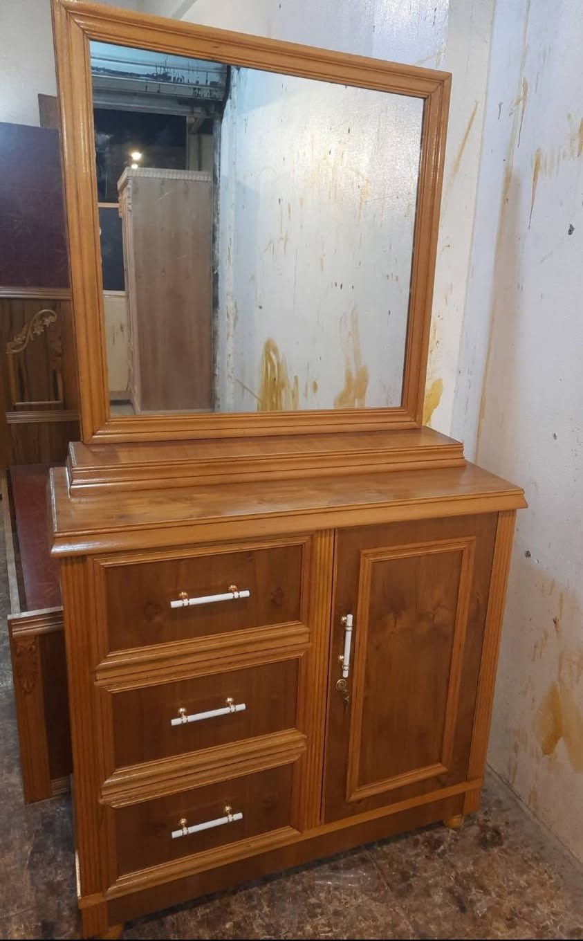 للبيع ⭕️⭕️⭕️⭕️
سرير نفر نقش زان شغل ثقيل ( جديد )
ميز تواليت نقش زان شغل ثقيل( جديد )
العنوان. السكر. مقابل سانكو مول /ومحطة كهرباء السكر
للإستفسار اتصل📞📞 
***********
***********
معرض أثاث ( بشار ابو غسق )
🟢مستعدون لشراء غرف النوم والكناتير الصاج🟢
