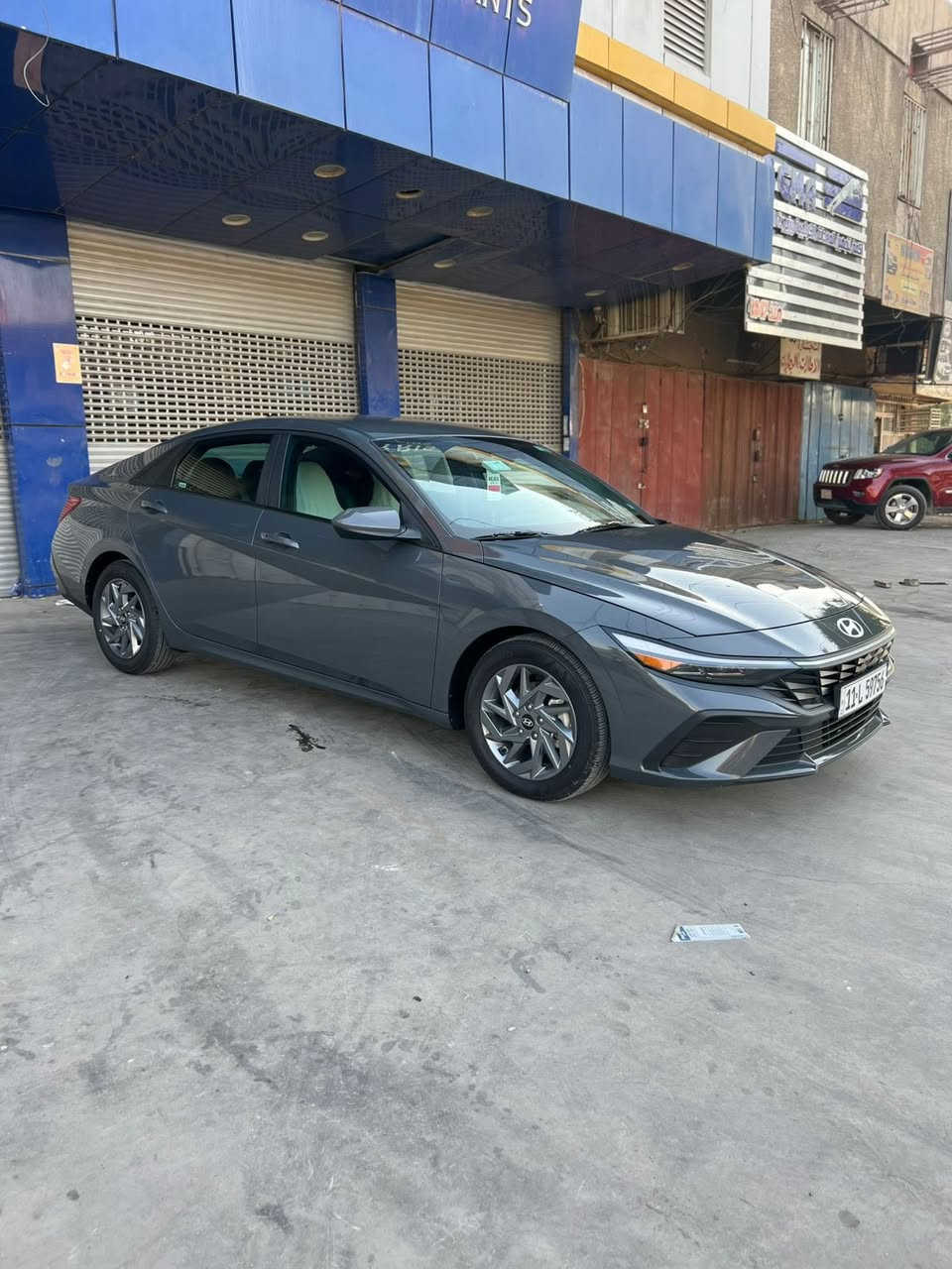 السلام عليكم الانترة للبيع مديل 2024 وارد امريكي ضررهة بامريكا بس جاملغ خلفي ومصلح كامل شبه كلين نص فول حساس امامي خلفي وجانبي جنطة كهربائية وتشغيل عن بعد السيارة كفالة عامة ماشية 14 الف  سعرة 175 ورقة فقط مكاني بغداد للاستفسار ***********
