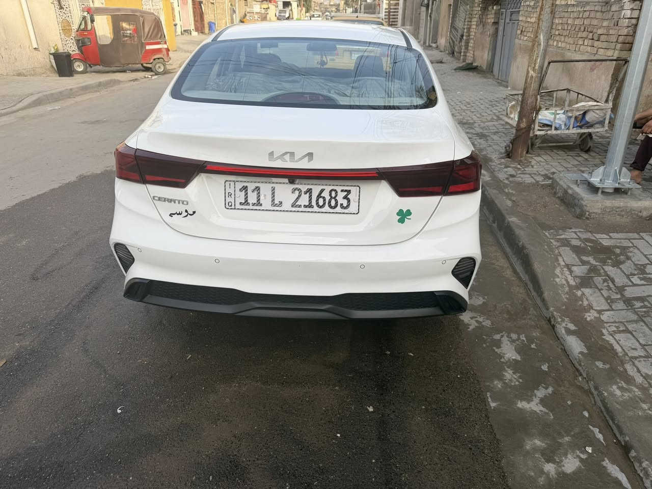 السلام عليكم سياره جديده معنه الكلمه خليجي مكينه 2000دوش كفاله عامه غير طخه بسيطه ماشيه 19 جديده الله شاهد موديل 24مكاني بغداد حي ور السعر 182  تفاصيل بلفيديو بعد اكثر ***********
