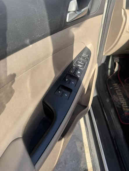 توسان ٢٠١٩ خليجي شركة قلم 
السيارة نص فول مكفولة كفالة عامة نظيفة ماشية ٧٢ الف 
السيارة بااسمي اشتريتها زيرو تحويل ثاني يوم 
رقم بغداد بصمتين 
بيع مستعجل 
للاستفسار اكثر ***********
